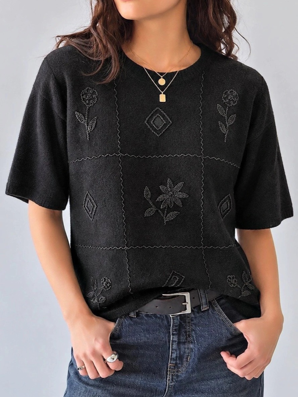 348. TanJay Embroidered Short Sleeve Top in Black Size Large Like New